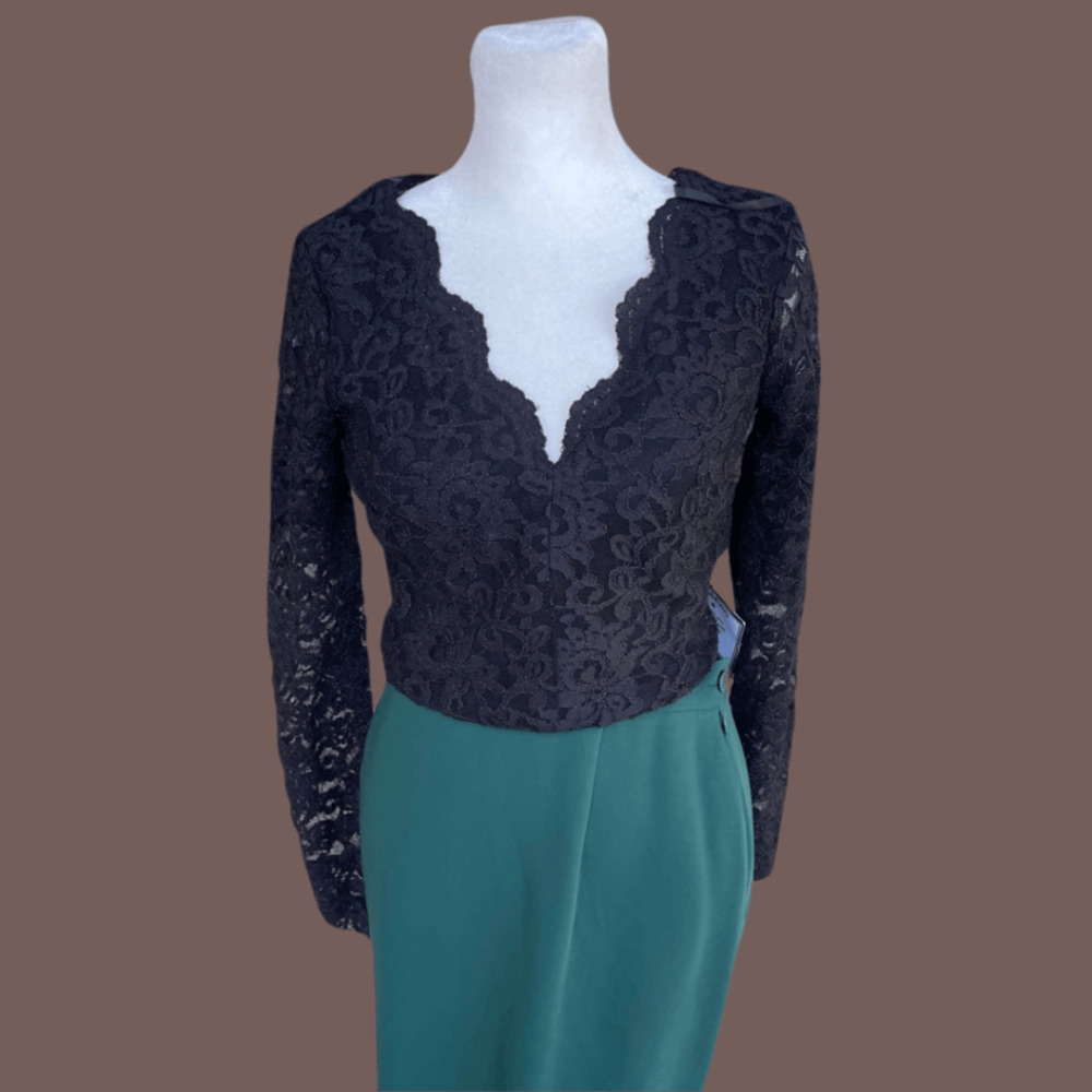 City Studio Lace Top | Black Scalloped V-Neck | Size 3 | Vintage